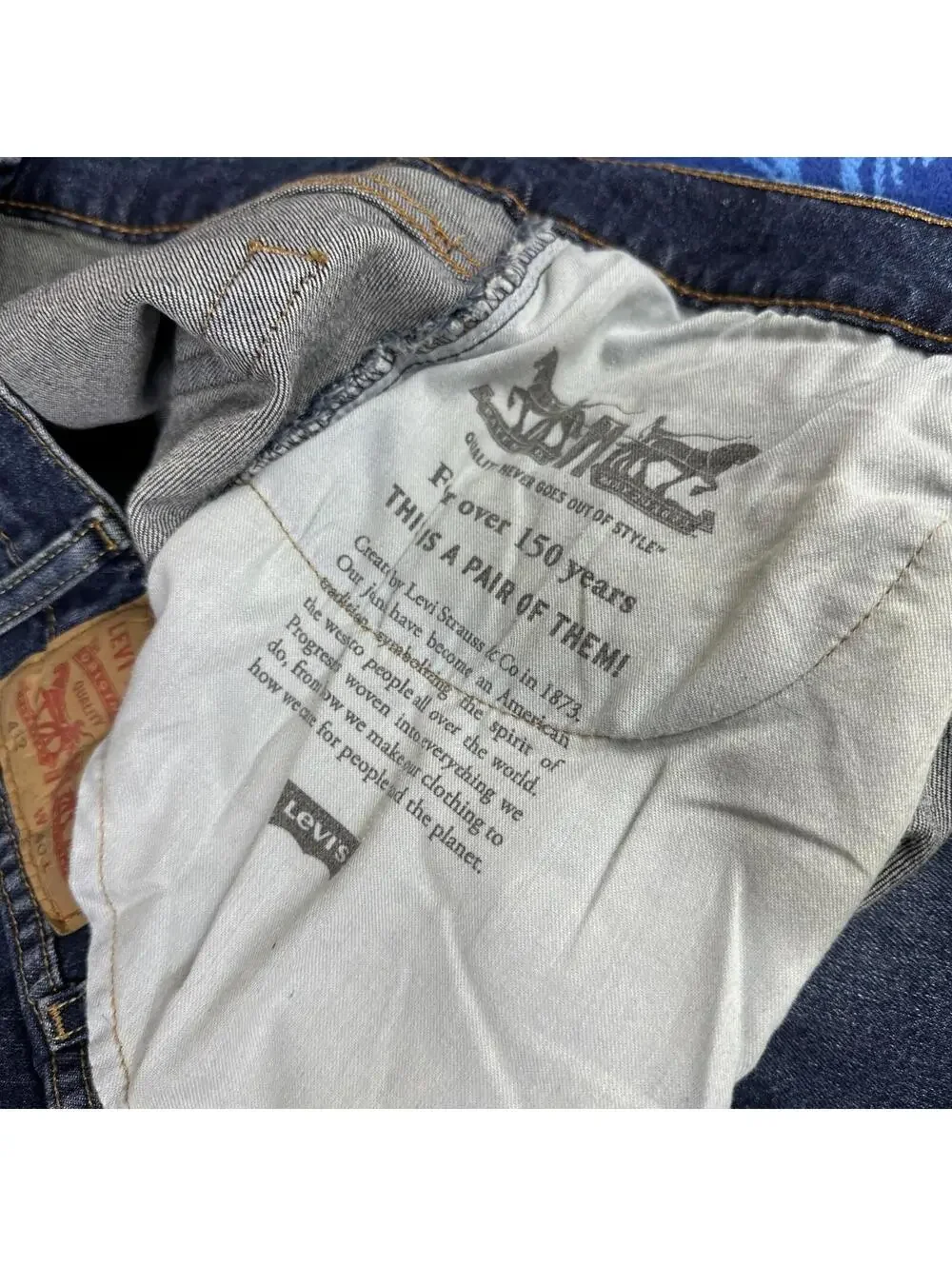 Levis levi 412